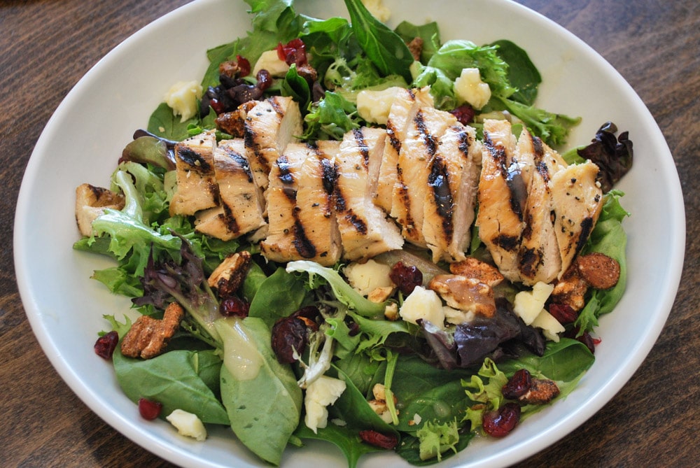 Beachmere salad with grilled chicken